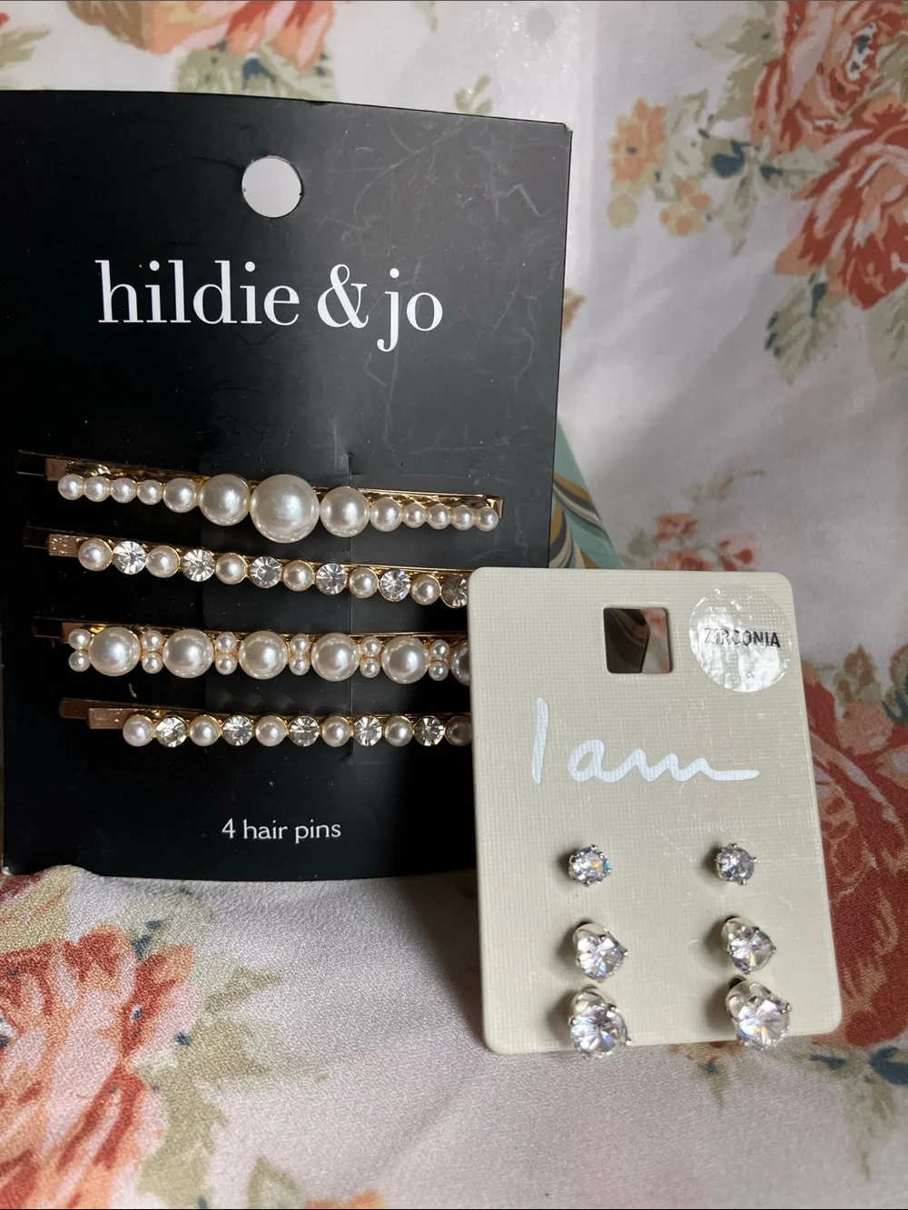 Clinique makeup and mascara bundle in pink, white, gold&FREE earrings& hair pins